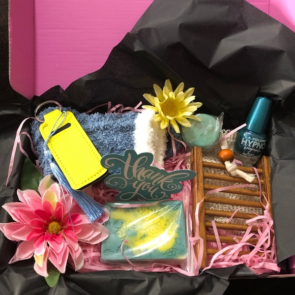 Southern Cake Co/Nola7Nails Other - Womens Gift Idea! Handmade Goats Milk Soap Tuscan Herb Scent Spa Set Gif…